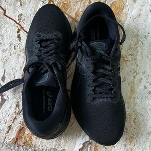 Women’s Asics Gel Kayano 27